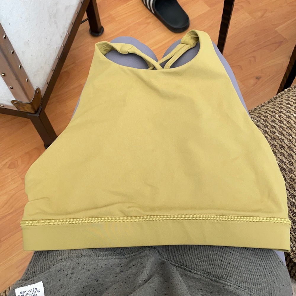 Lululemon sports bra 6 olive color